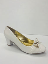 Load image into Gallery viewer, Marc London WIDE WIDTH 6572 Low Chunky Heels