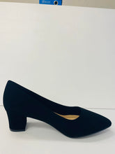 Load image into Gallery viewer, TOP MODA Comfort HONOR-1 Low Chunky Heels
