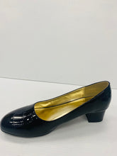 Load image into Gallery viewer, Marc London WIDE WIDTH 6530 Low Chunky Heels
