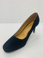Load image into Gallery viewer, Anne Michelle DEVELOP-01 Dressy Pumps
