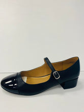 Load image into Gallery viewer, BAMBOO TWISTING-02 Low Chunky Heels
