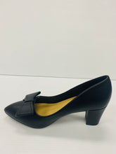 Load image into Gallery viewer, NATALIE 6623 Low Chunky Heels
