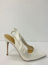 Load image into Gallery viewer, BAMBOO AMBROSE-01 Chunky Heels

