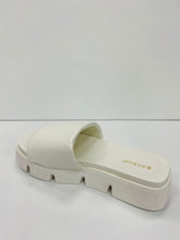 Load image into Gallery viewer, BAMBOO FLEX-02 Platform Sandals
