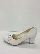 Load image into Gallery viewer, NATALIE 6622 Low Chunky Heels
