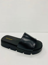 Load image into Gallery viewer, BAMBOO FLEX-02 Platform Sandals
