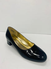 Load image into Gallery viewer, Marc London WIDE WIDTH 6530 Low Chunky Heels
