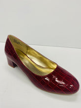 Load image into Gallery viewer, Marc London WIDE WIDTH 6530 Low Chunky Heels
