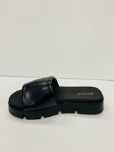 Load image into Gallery viewer, BAMBOO FLEX-02 Platform Sandals
