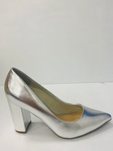 Load image into Gallery viewer, BAMBOO BELLFLOWER-81 Chunky Heels
