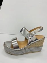 Load image into Gallery viewer, ZUKA C60153-49 Wedge Heels
