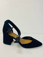 Load image into Gallery viewer, BAMBOO MODE-03 Chunky Heels
