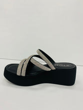 Load image into Gallery viewer, BAMBOO ROSANA-02 Platform Sandals
