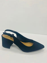 Load image into Gallery viewer, Marc London WIDE WIDTH 6479 Low Chunky Heels
