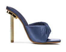 Load image into Gallery viewer, Women high heel sandal Quin
