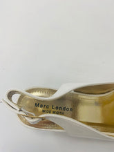 Load image into Gallery viewer, Marc London WIDE WIDTH 6479 Low Chunky Heels
