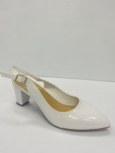 Load image into Gallery viewer, NATALIE 6621 Low Chunky Heels
