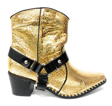 Load image into Gallery viewer, Cape Robbin Fighter Gold
