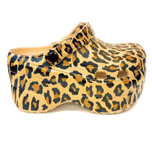 Load image into Gallery viewer, Cape Robbin Gardener
