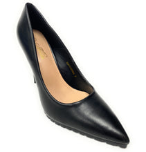 Load image into Gallery viewer, Mata Shoes Controversial
