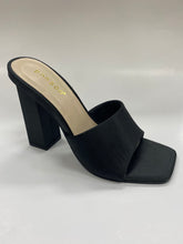 Load image into Gallery viewer, DREAMING-03 SQUARE TOE MULE W/INSET HEEL
