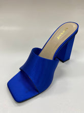 Load image into Gallery viewer, DREAMING-03 SQUARE TOE MULE W/INSET HEEL
